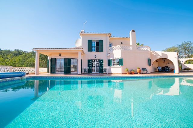 4 bedroom Villa with pool and garage near picturesque village of Boliquieme 4 bedroom Villa with pool and garage near picturesque village of Boliquieme